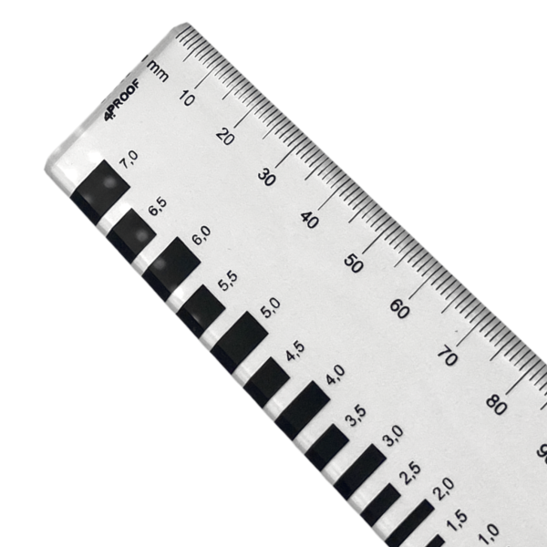 Risslineal aus Acryl mit schwarzer Schrift