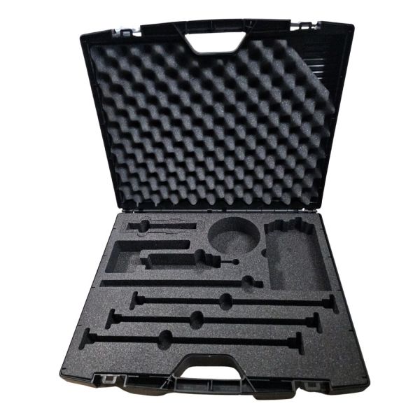 Leerer Koffer mit Inlay für das Geräteset